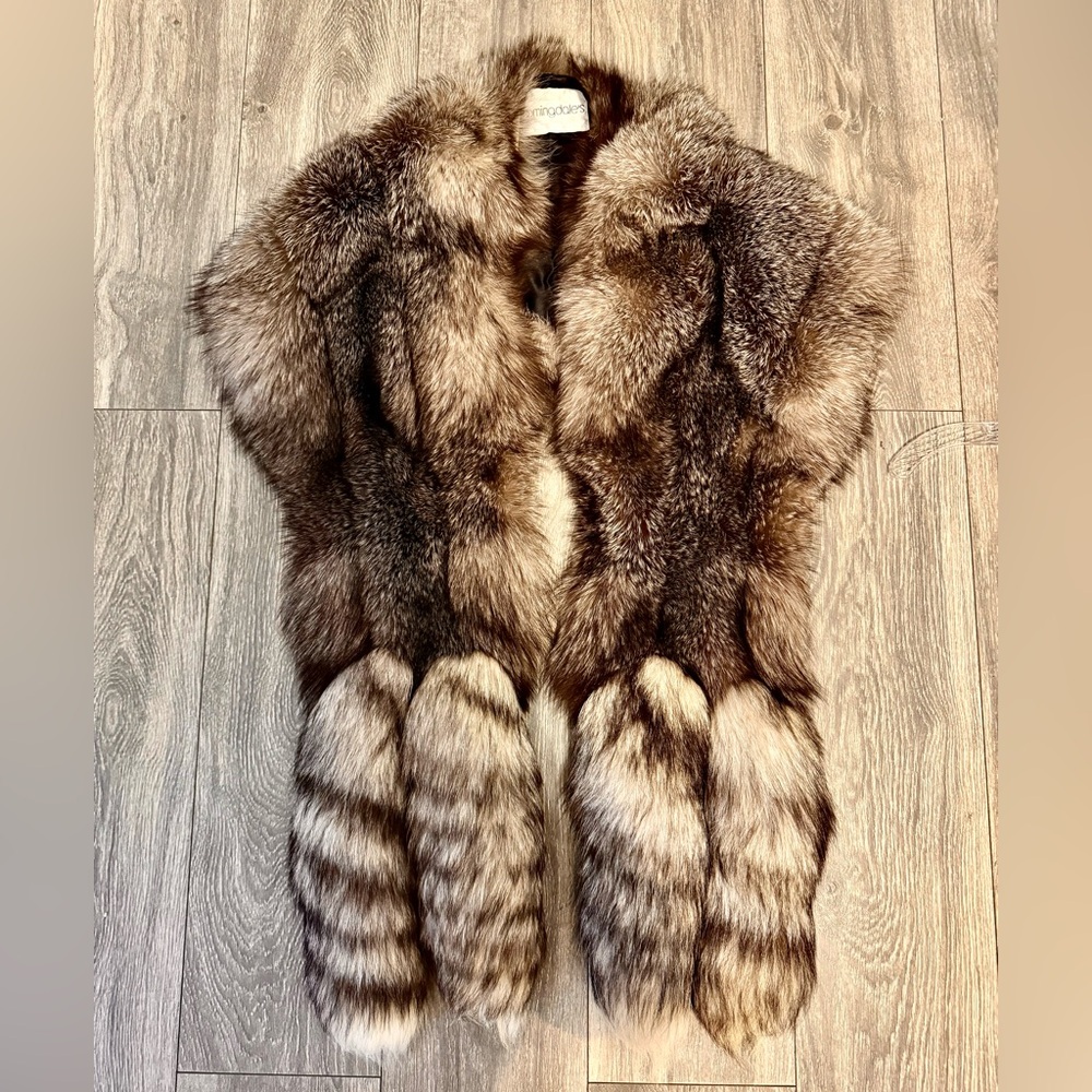 Bloomingdale’s Used Sliver real fox stole used . One size fiWith free Fendi scar